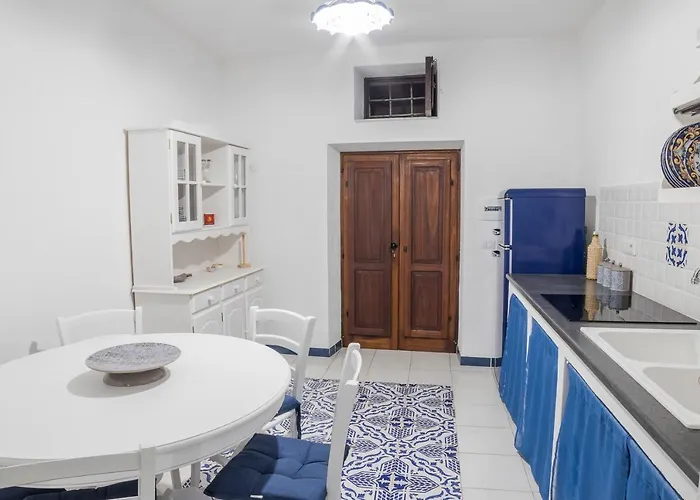 La Bomboniera ליפארי